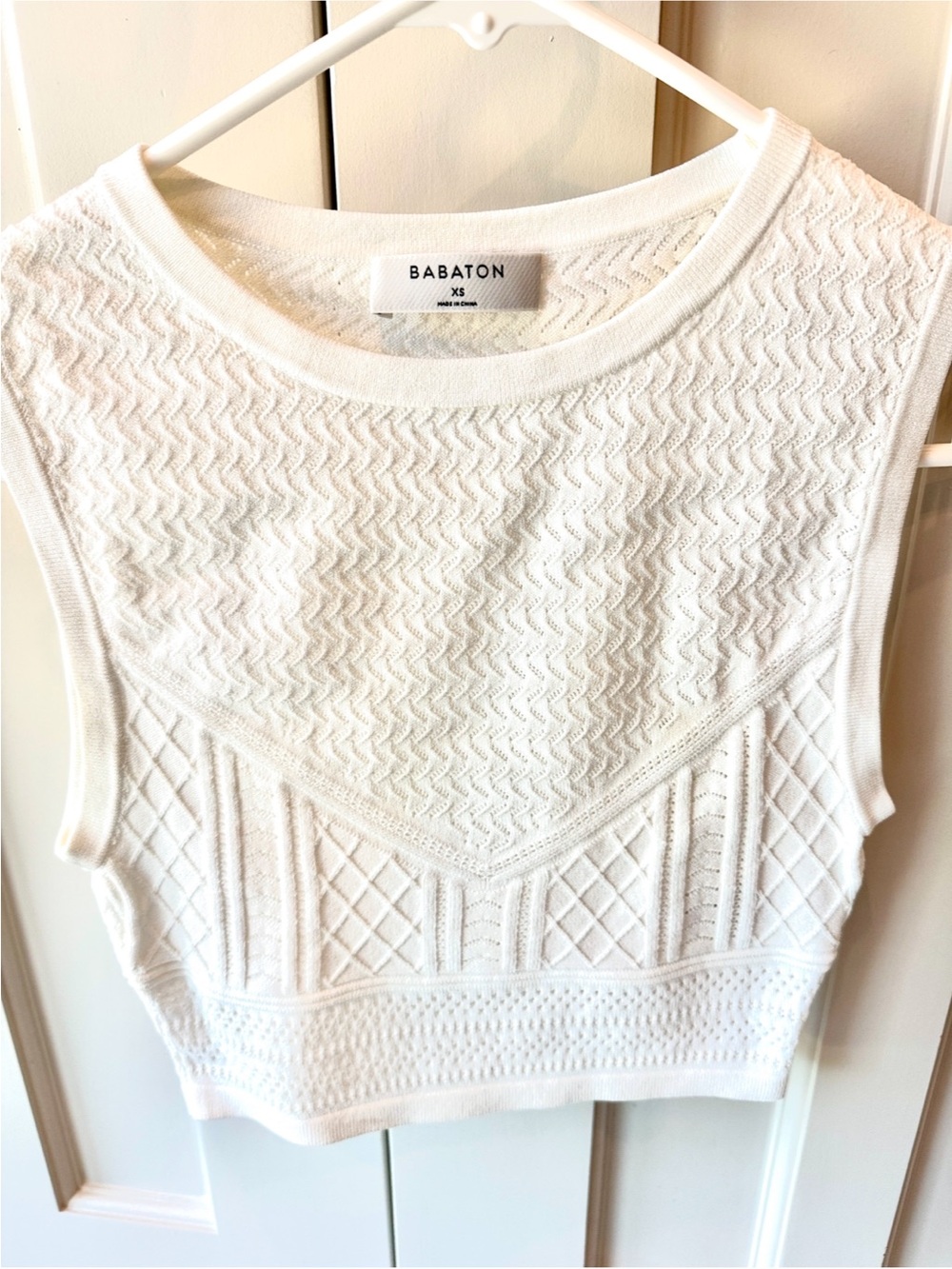 Aritzia - Babaton White Textured Knit Sleeveless Tank XS like new